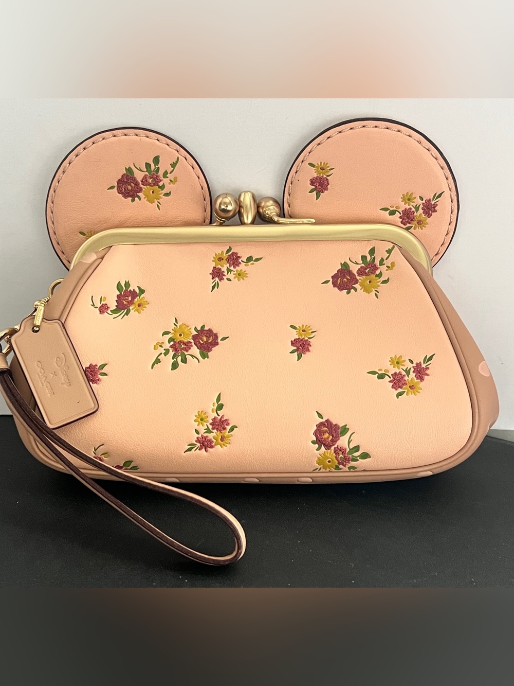 Disney x Coach Minnie Mouse Floral Kisslock Wristlet F29360